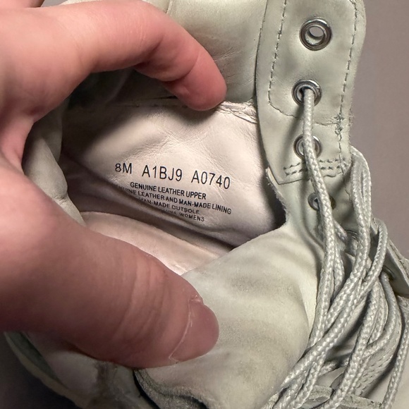 Light green Timberland shoes size 8M - Picture 7 of 9